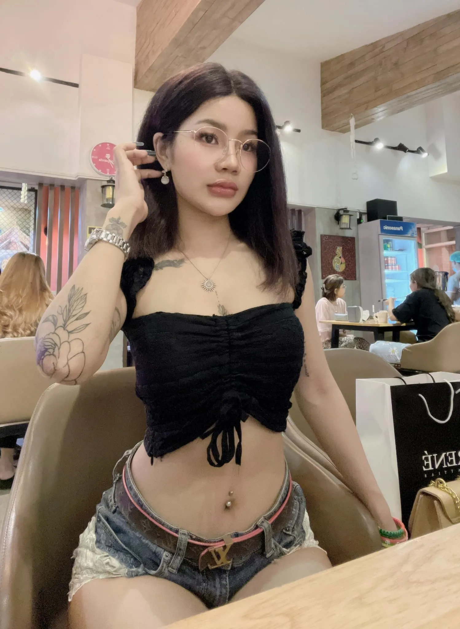 Tha Zin Oo นางแบบพม่า ดีกรีความเซ็กซี่ขั้นเทพ ชวนให้เสียวแบบสุดๆ 7