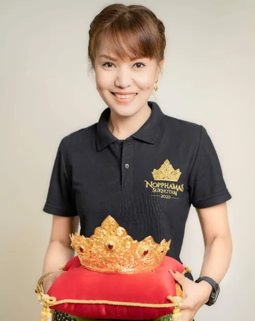 มาดาม เปิ้ล ผู้สมัคร ส.ส.ปชป สุโขทัย เขาคือ ใคร ? 37