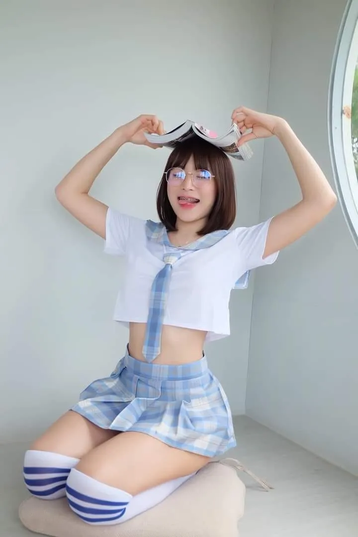 พลอย อรดา นางแบบเซ็กซี่ อวบดี หน้าสวย ผมสั้นหน้าม้า 38