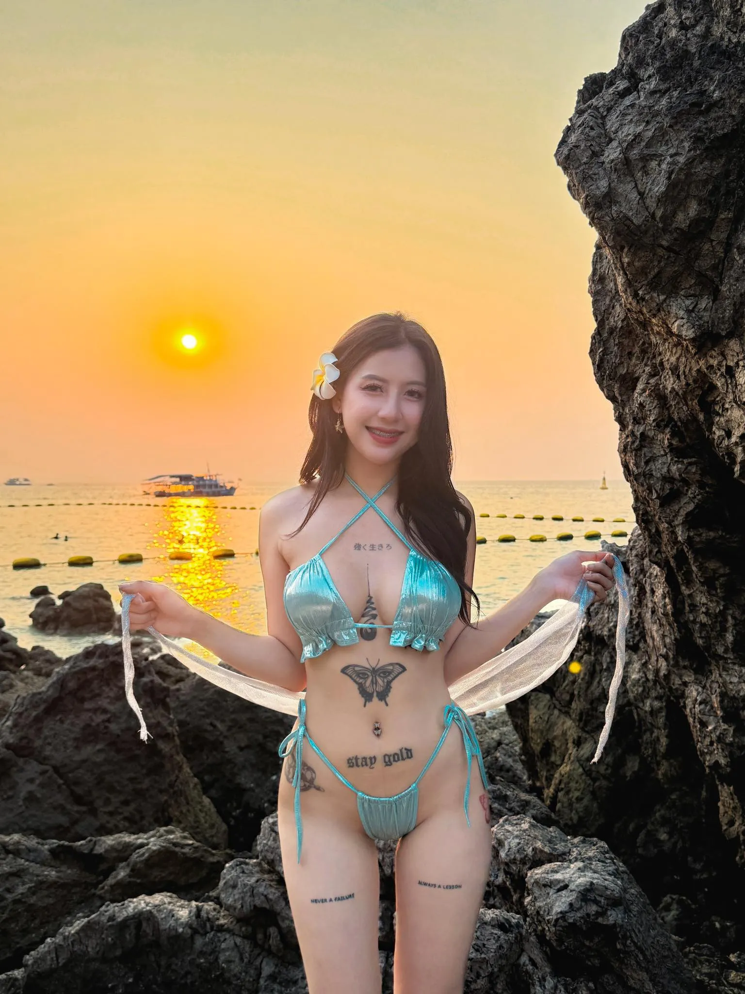 น้องน้ำทิพย์ Trithip สาว นศ. ผลงานเซ็กซี่สุดปัง จนต้องร้องขอชีวิต 36