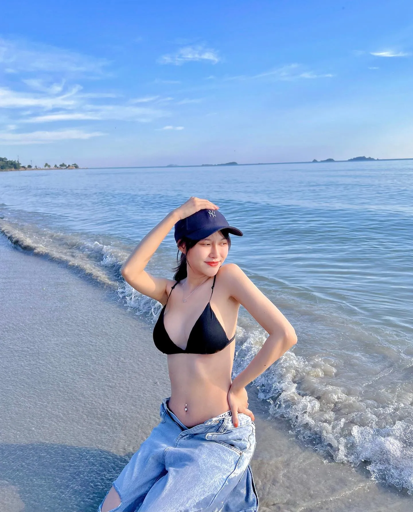เฟิร์น ชลลดา สาวสวยหน้าหวานปานน้ำผึ้ง หุ่นเซี๊ยะเพรียวบาง 3