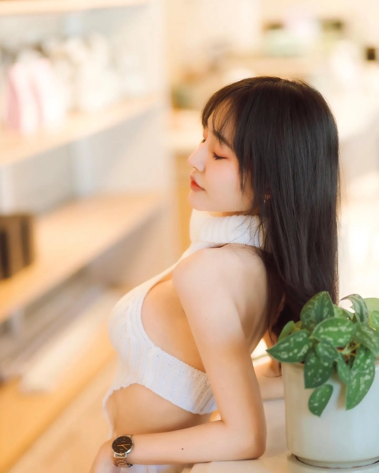 เฟิร์น ชลลดา สาวสวยหน้าหวานปานน้ำผึ้ง หุ่นเซี๊ยะเพรียวบาง 8