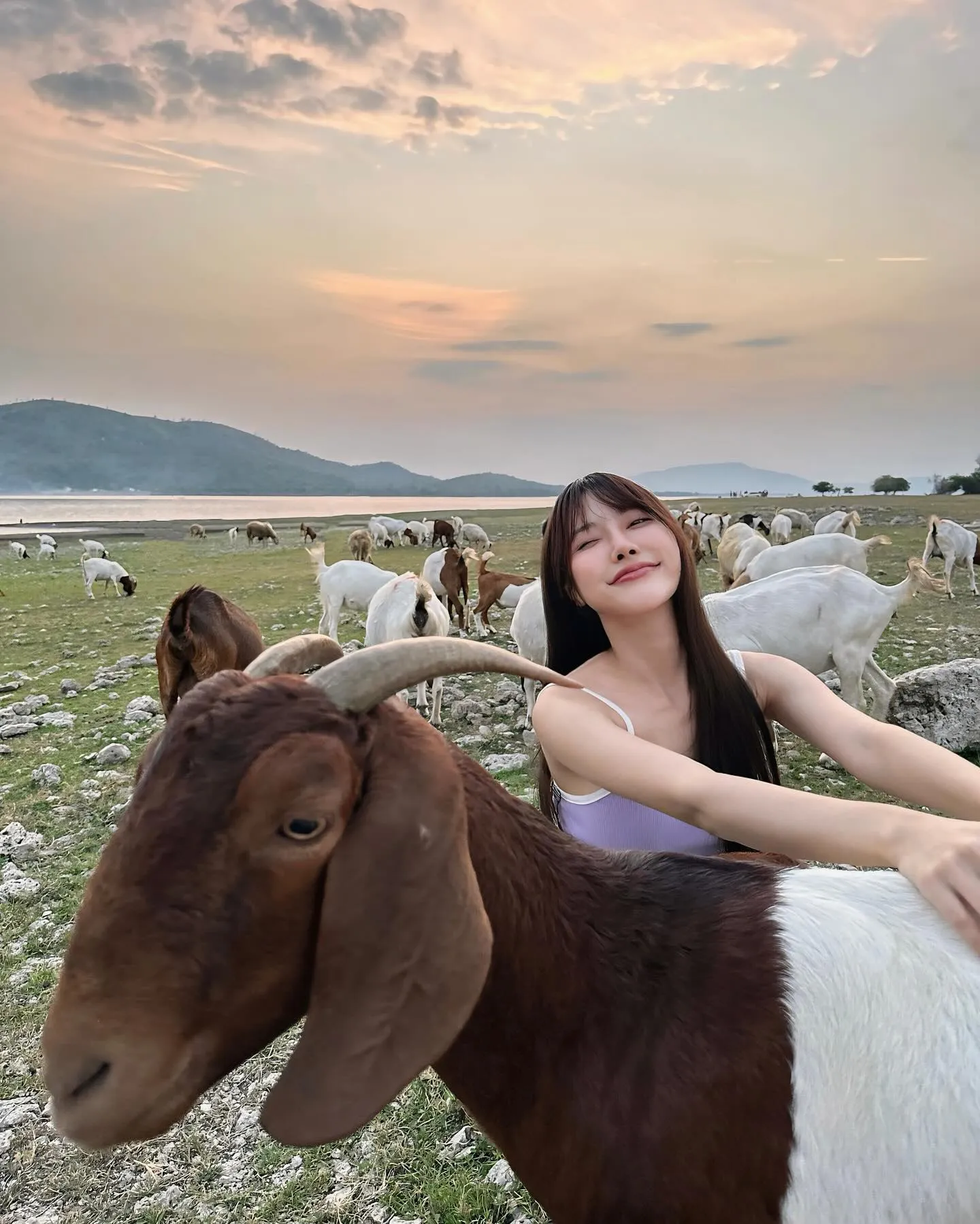 เฟิร์น ชลลดา สาวสวยหน้าหวานปานน้ำผึ้ง หุ่นเซี๊ยะเพรียวบาง 23