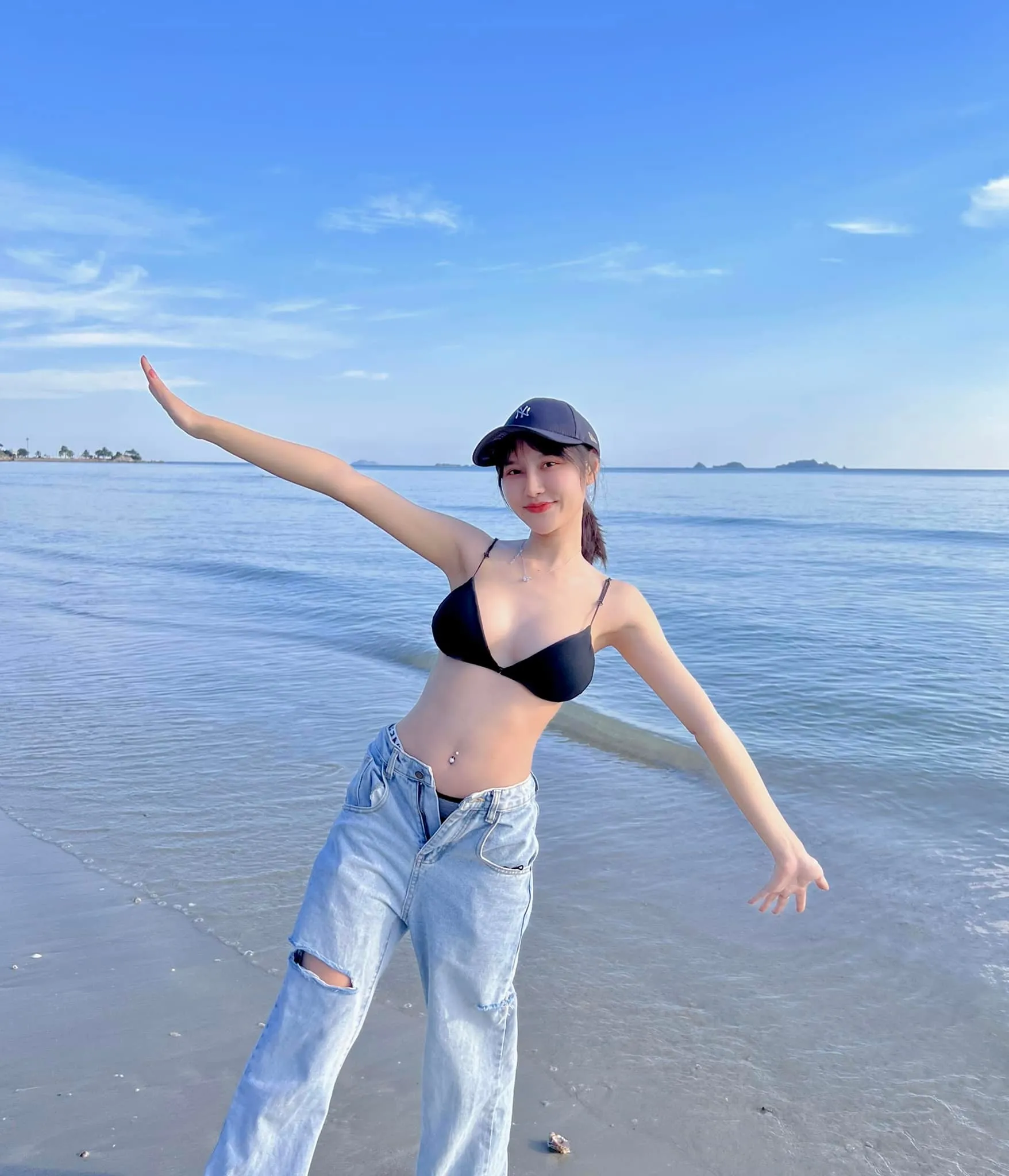 เฟิร์น ชลลดา สาวสวยหน้าหวานปานน้ำผึ้ง หุ่นเซี๊ยะเพรียวบาง 31